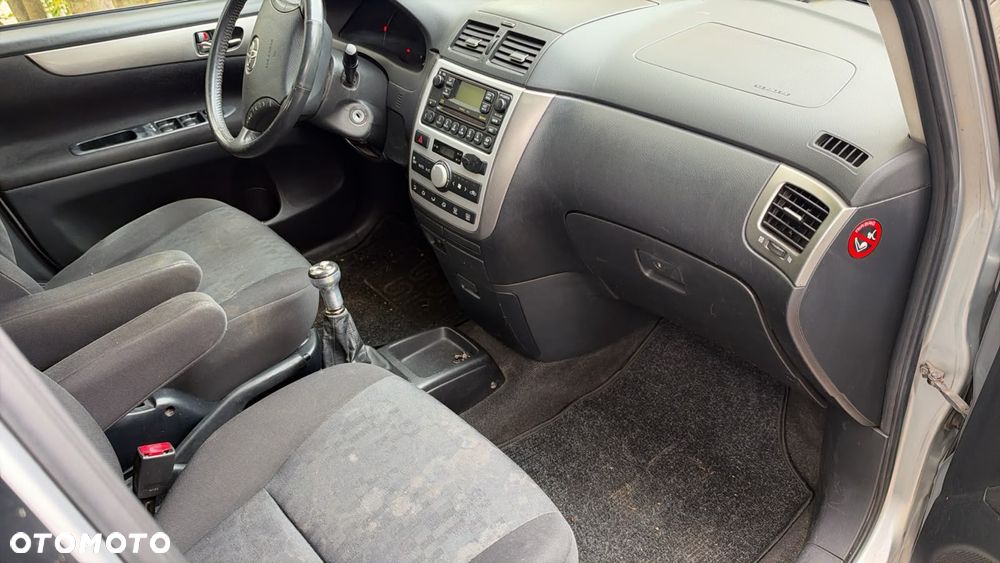 Toyota Avensis Verso - 7