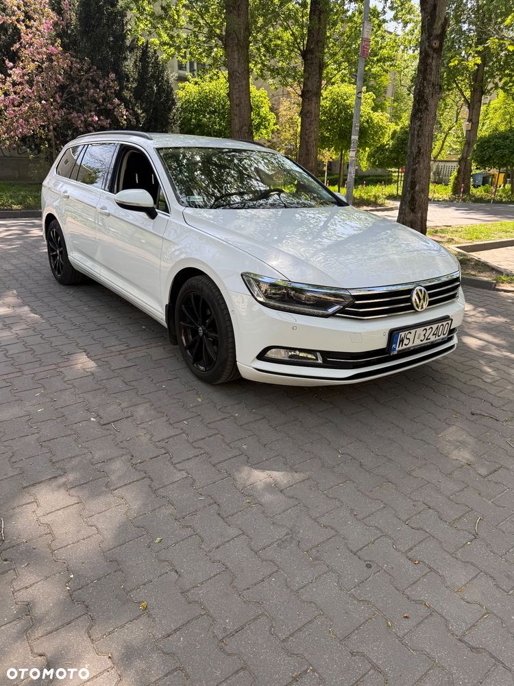 Volkswagen Passat - 1