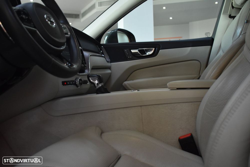 Volvo XC 60 2.0 D4 Inscription AWD Geartronic - 53