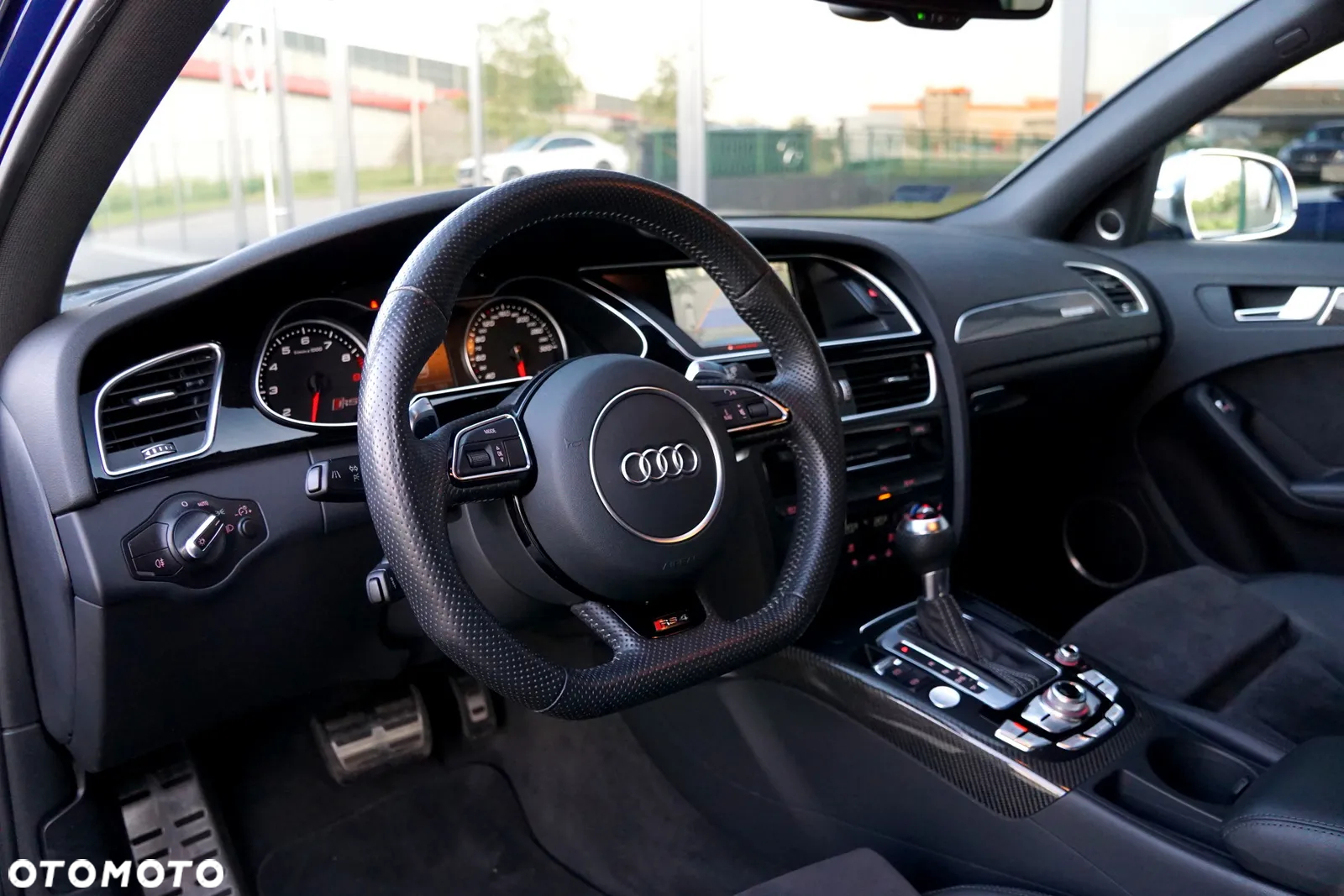 Audi RS4 Standard - 17