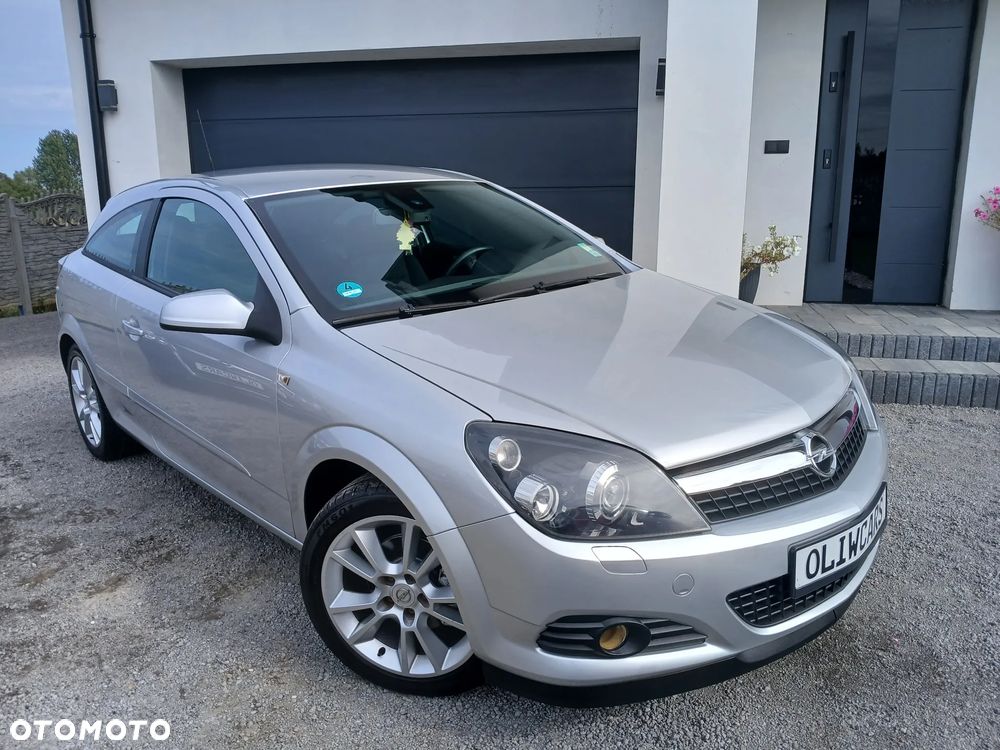 Opel Astra GTC 1.6 Sport - 2