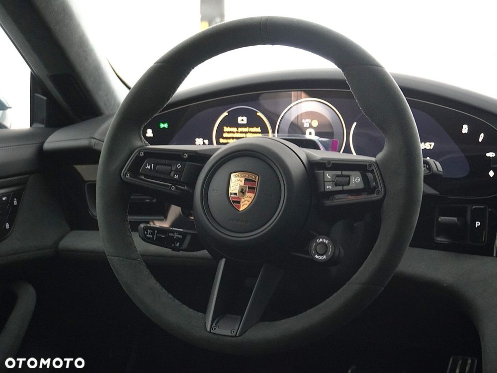 Porsche Taycan 105kWh GTS - 35