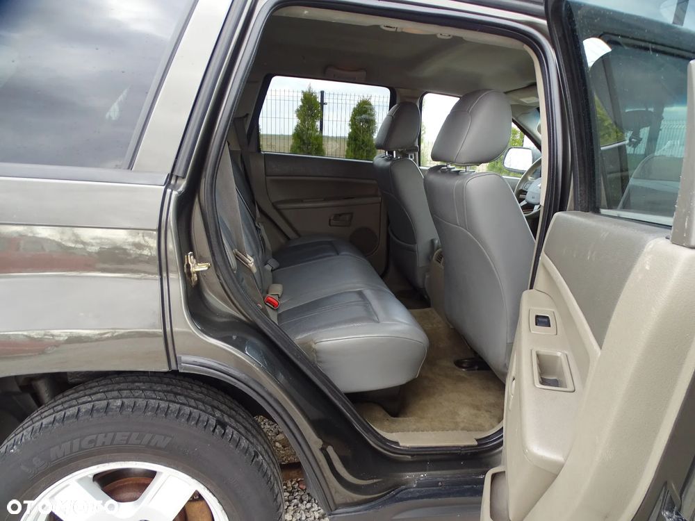 Jeep Grand Cherokee - 13