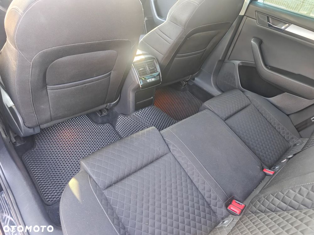Skoda Superb 2.0 TDI DSG Style - 6