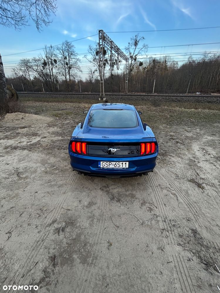 Ford Mustang - 40
