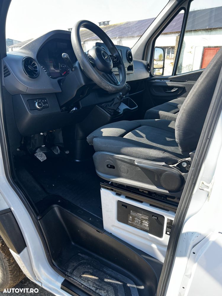 Mercedes-Benz Sprinter - 9