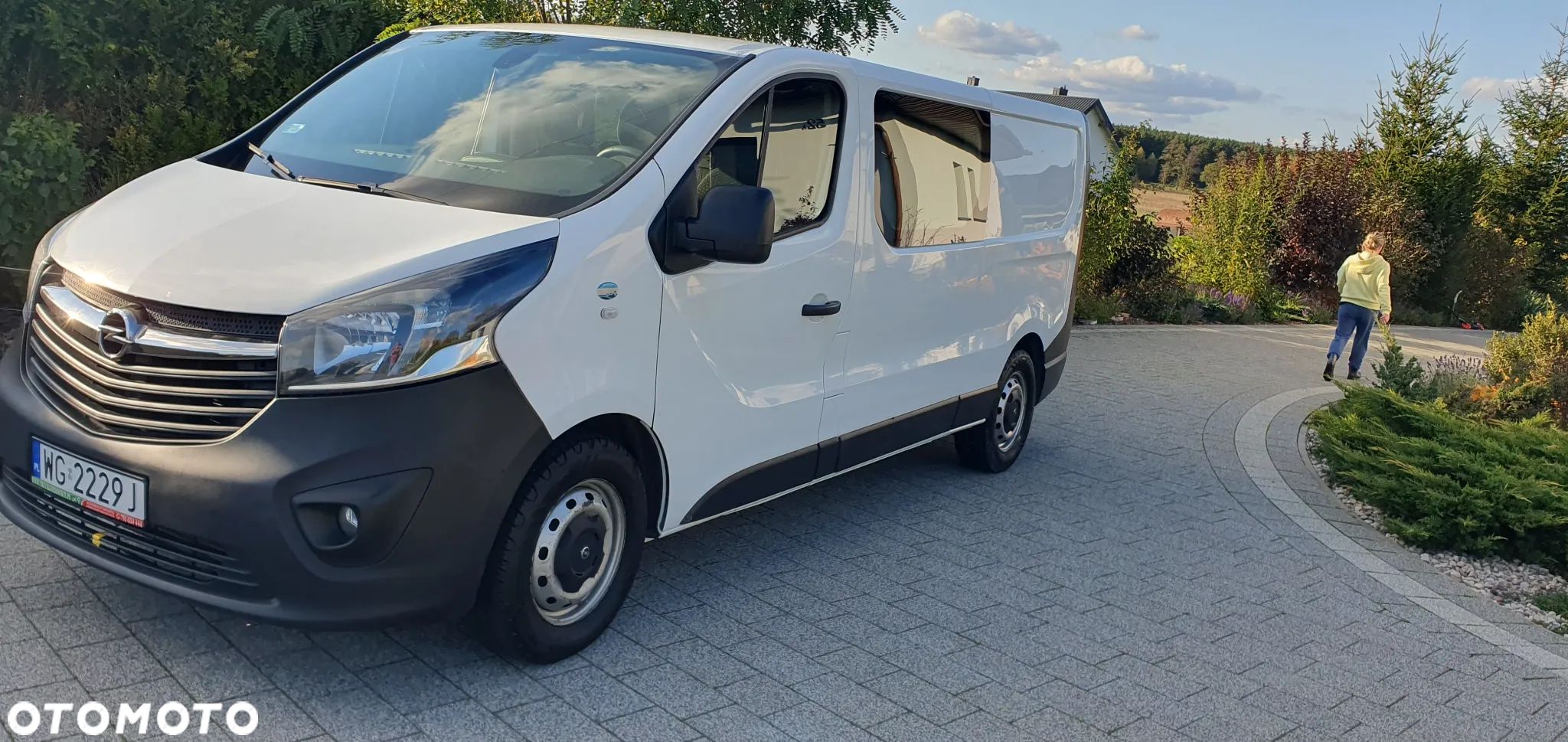 Opel Vivaro - 1