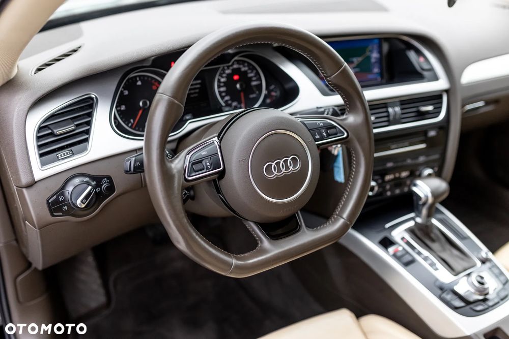 Audi A4 Avant 2.0 TDI DPF clean diesel quattro S tronic S line Sportpaket - 4
