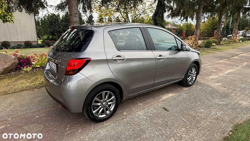 Toyota Yaris 2015 photo 5