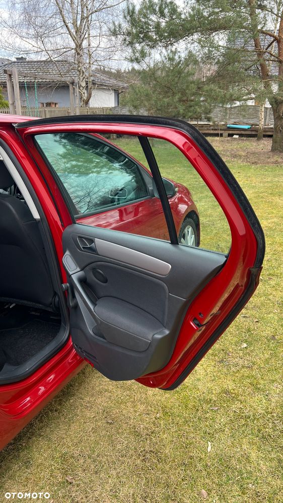 Volkswagen Golf 1.6 TDI DPF BlueMotion - 28