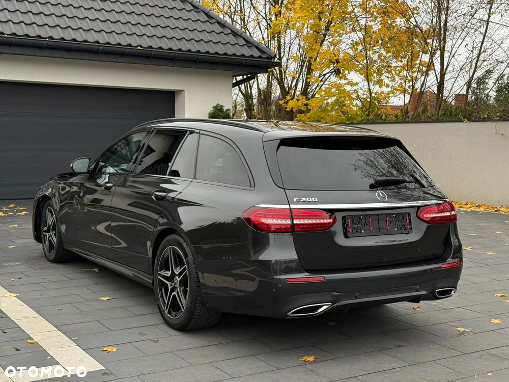 Mercedes-Benz Klasa E 200 4Matic 9G-TRONIC AMG Line - 10