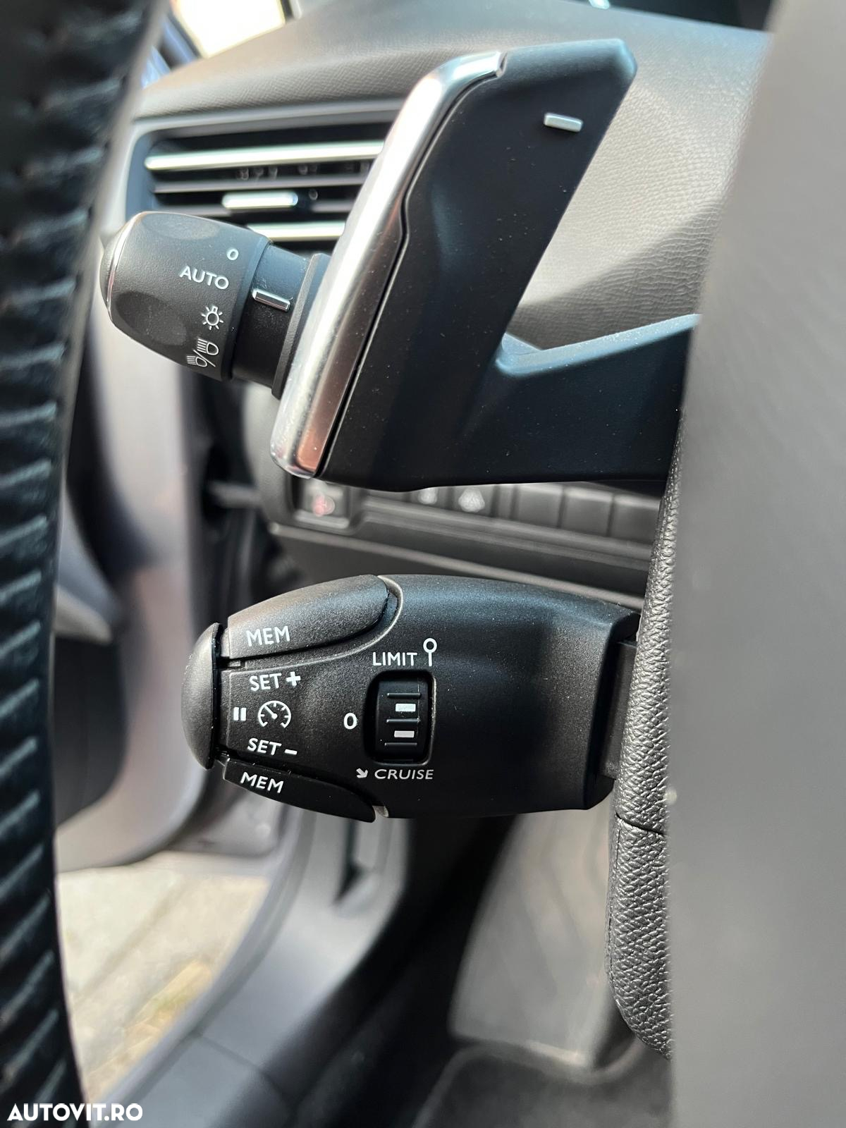 Peugeot 308 1.5 BlueHDi FAP STT EAT8 Active - 12