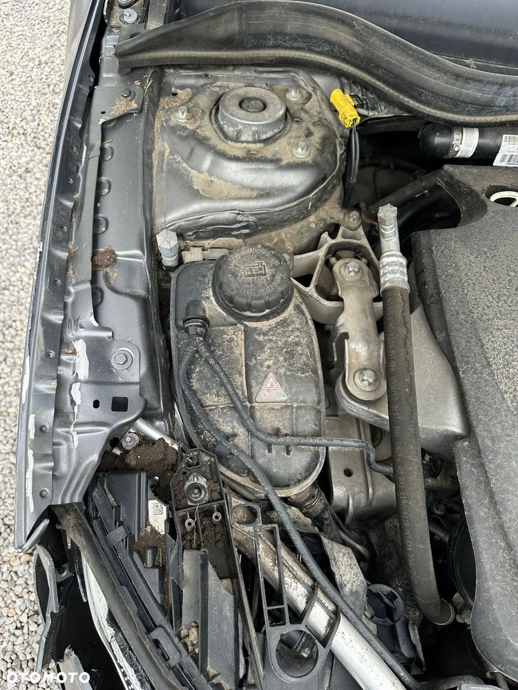Mercedes-Benz GLA 200 7G-DCT - 31