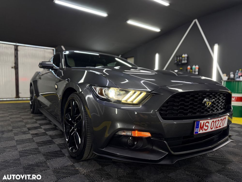 Ford Mustang 2.3 Eco Boost Aut. - 2