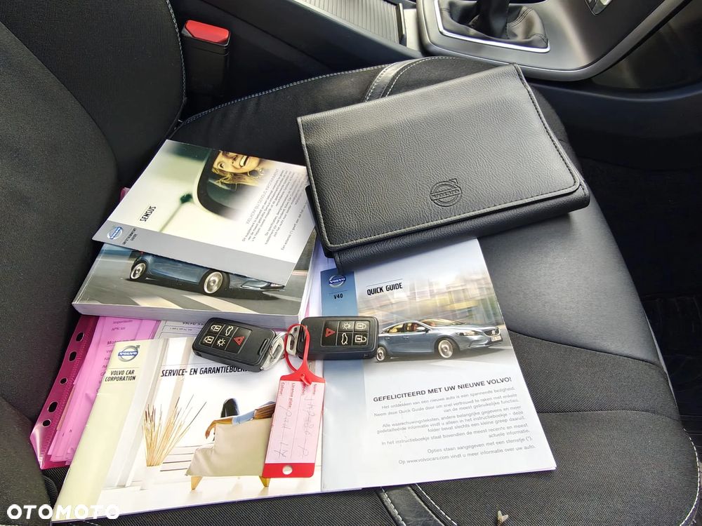 Volvo V40 D2 R-Design Summum - 32