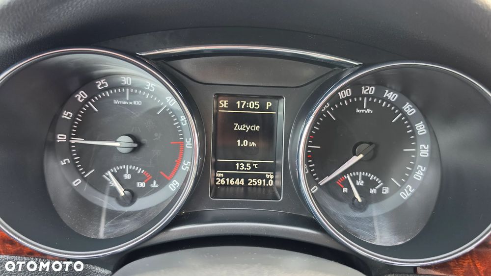 Skoda Superb 2.0 TDI DSG Elegance - 30