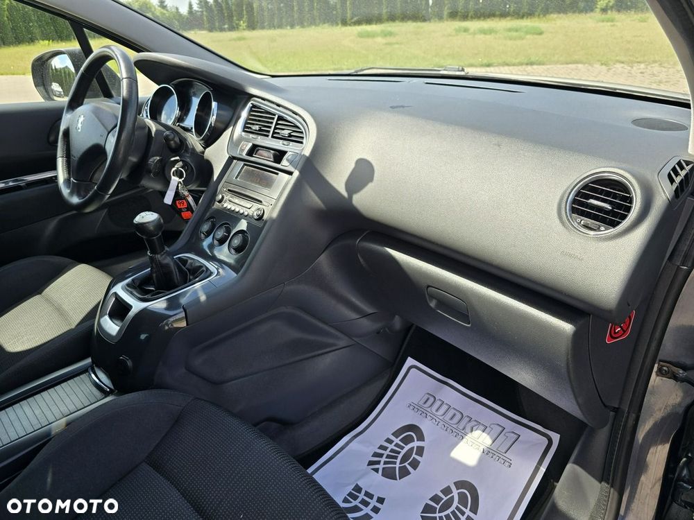 Peugeot 5008 - 19