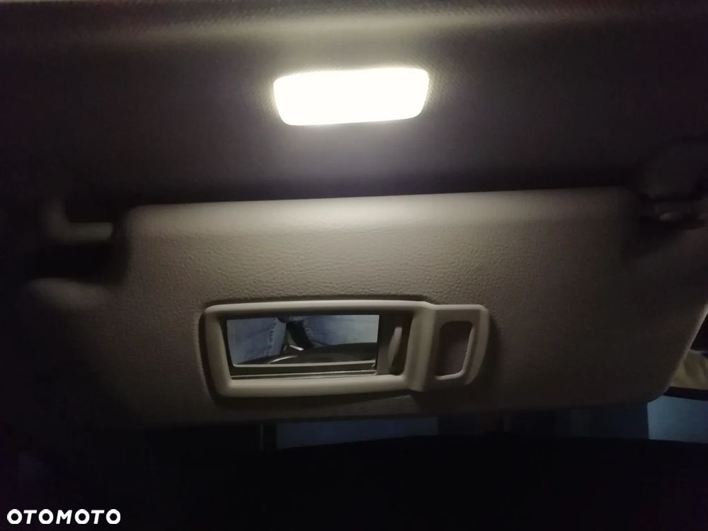BMW Seria 2 218i Advantage - 11