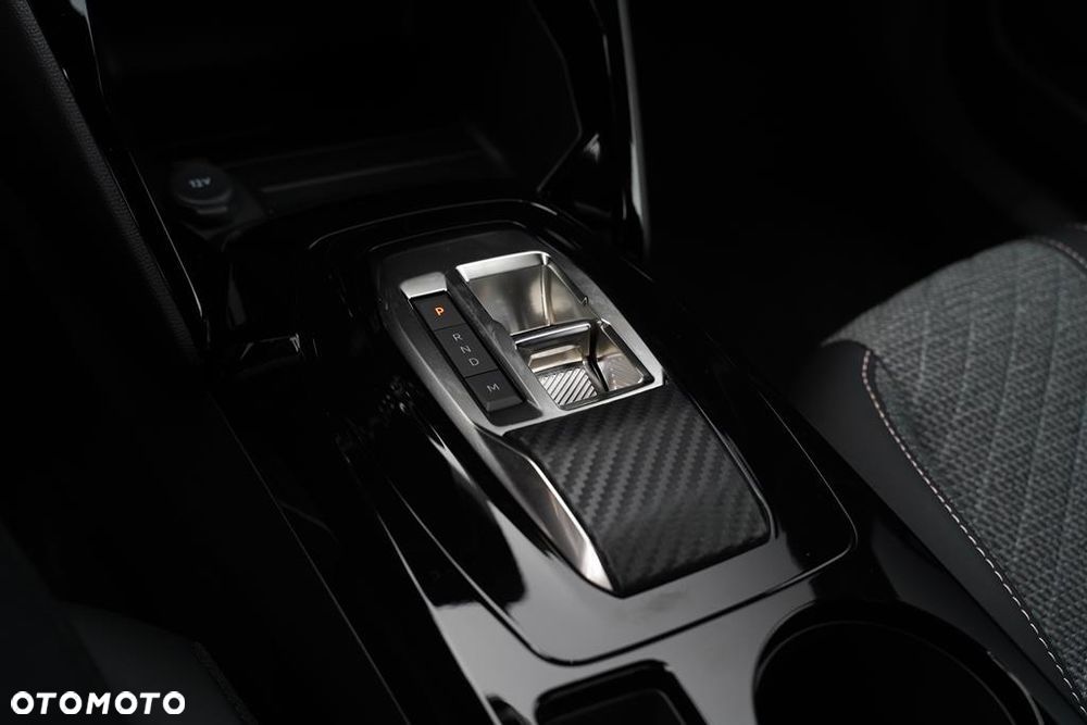 Peugeot 2008 PureTech mHEV Allure e-DCS6 - 20