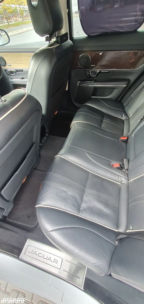 Jaguar XJ 3.0 D V6 LWB Portfolio - 8