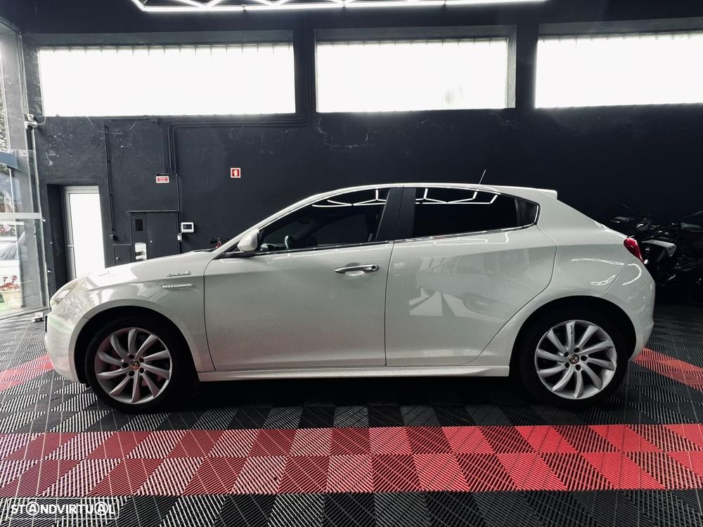 Alfa Romeo Giulietta 1.6 JTDm Distinctive - 18
