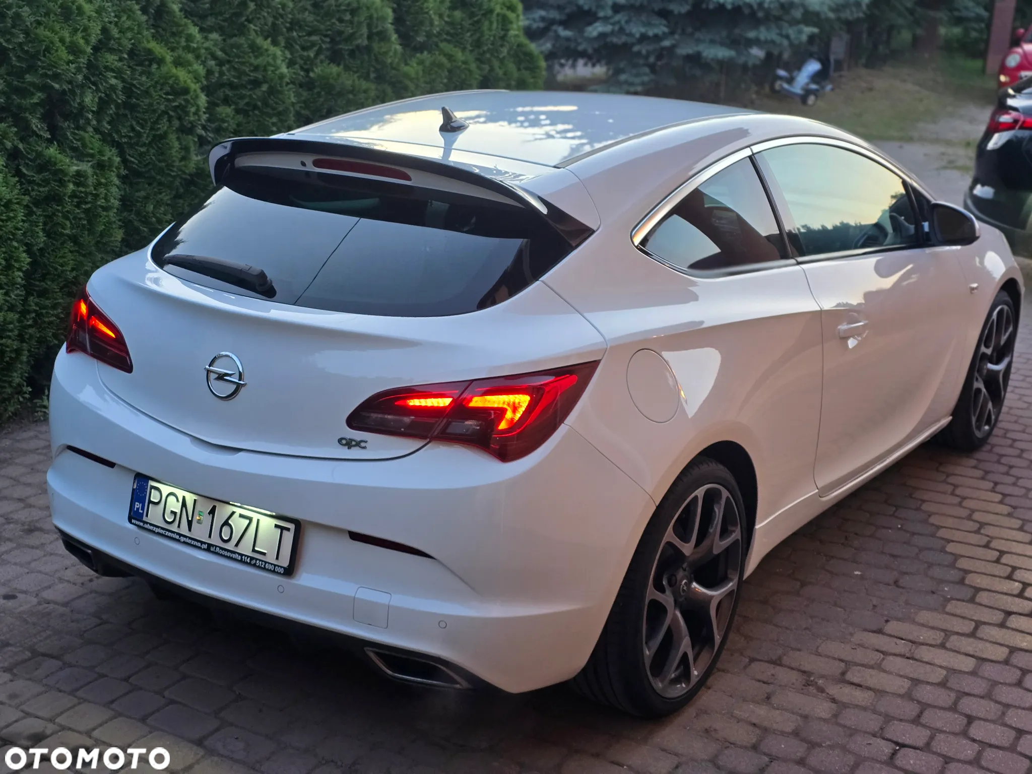 Opel Astra IV GTC OPC - 10