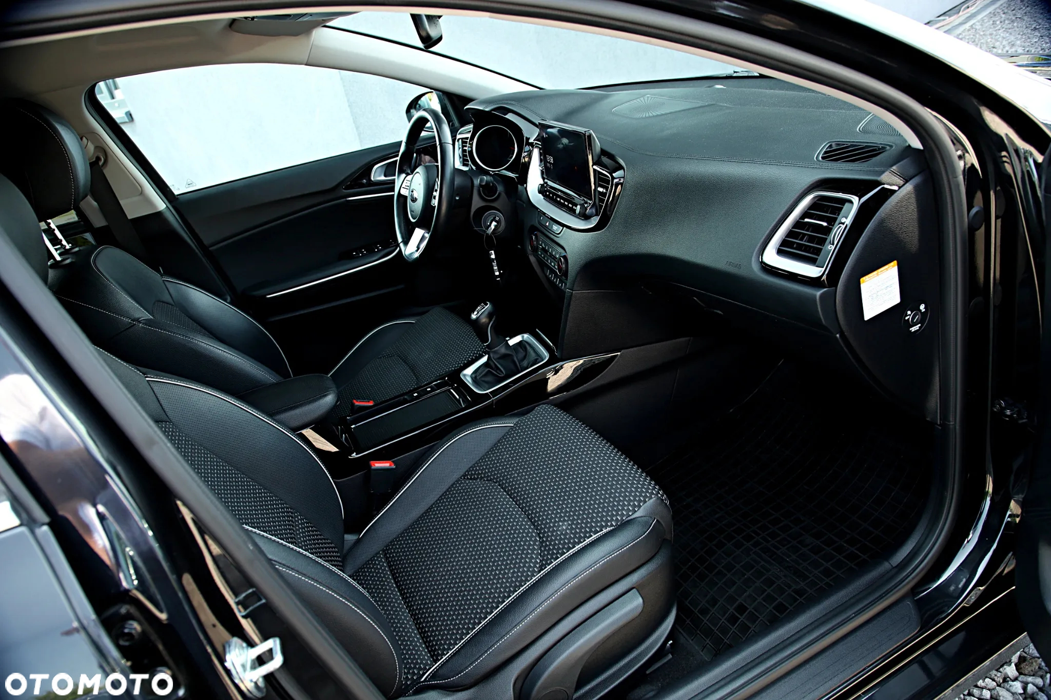 Kia Ceed 1.6 CRDi SCR L Business Line - 24