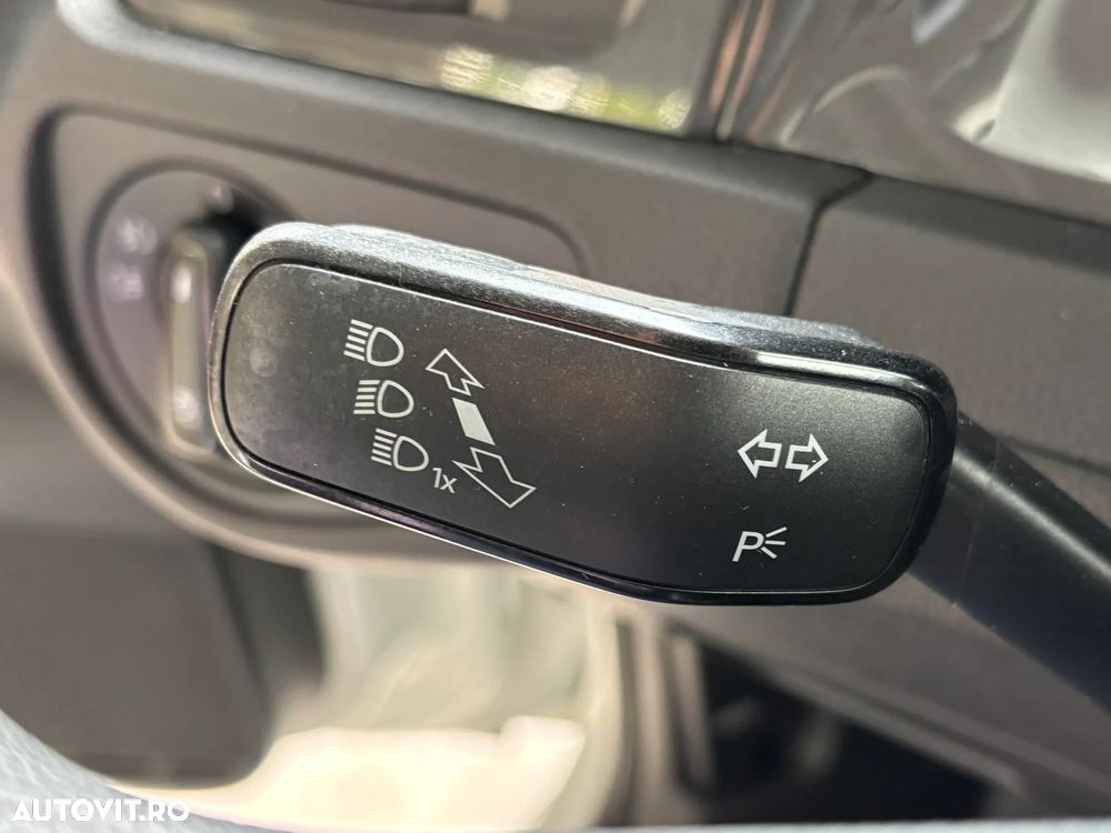 Volkswagen Golf 1.6 TDI Comfortline - 23