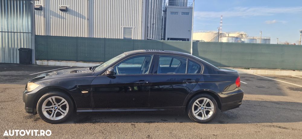 BMW Seria 3 318i - 17