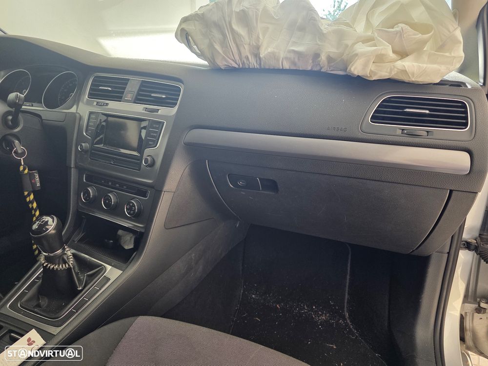 VW Golf 1.6 TDi Trendline - 11