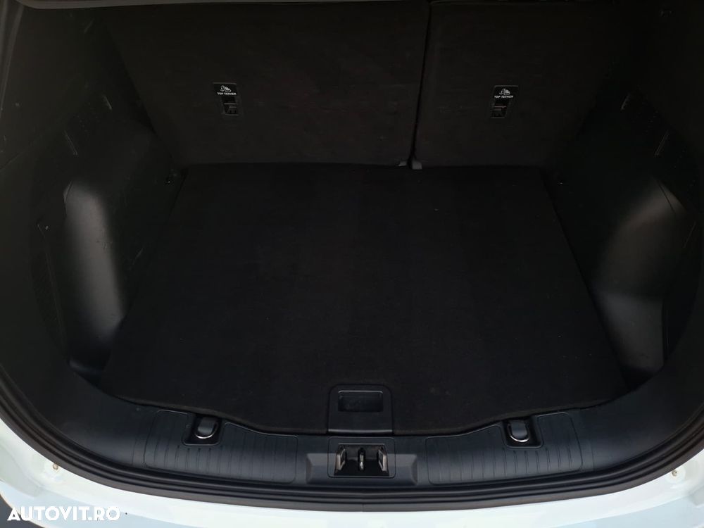 Ford Kuga - 23