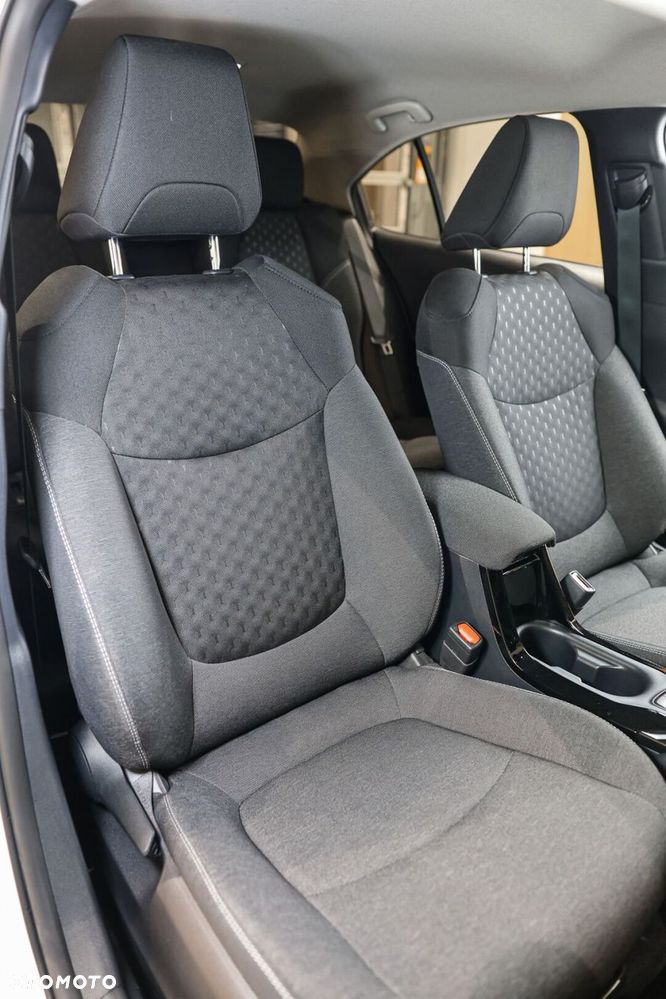 Toyota Corolla 1.8 Hybrid Comfort - 32