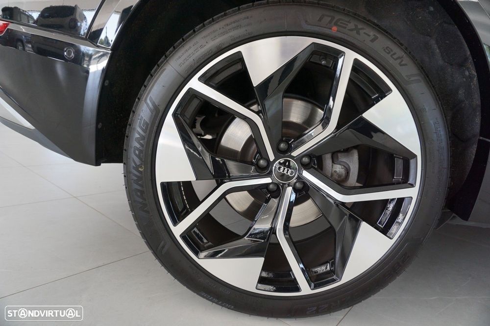 Audi Q8 55 TFSIe quattro Tiptronic competition plus - 16