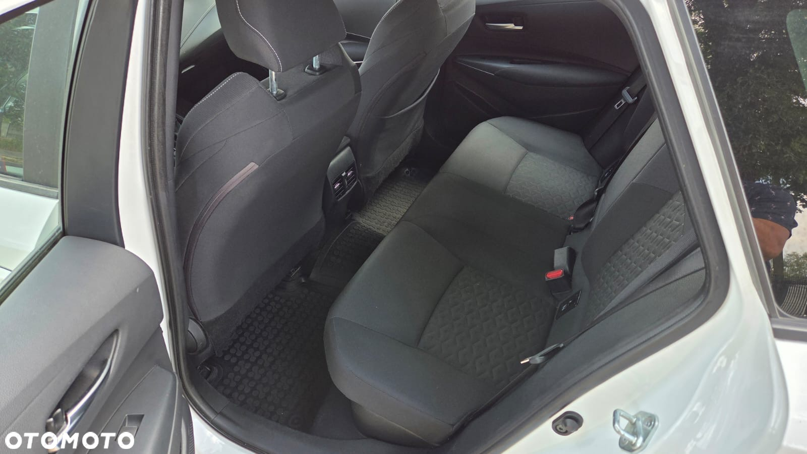 Toyota Corolla 1.8 Hybrid GPF Comfort - 8
