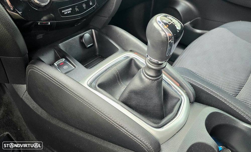 Nissan Qashqai 1.2 DIG-T N-Connecta RS 18 - 28