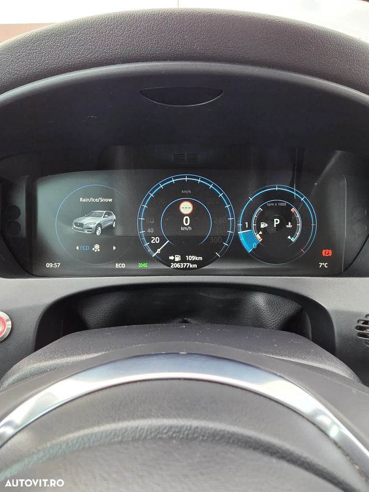 Jaguar F-Pace 20d AWD R-Sport - 13