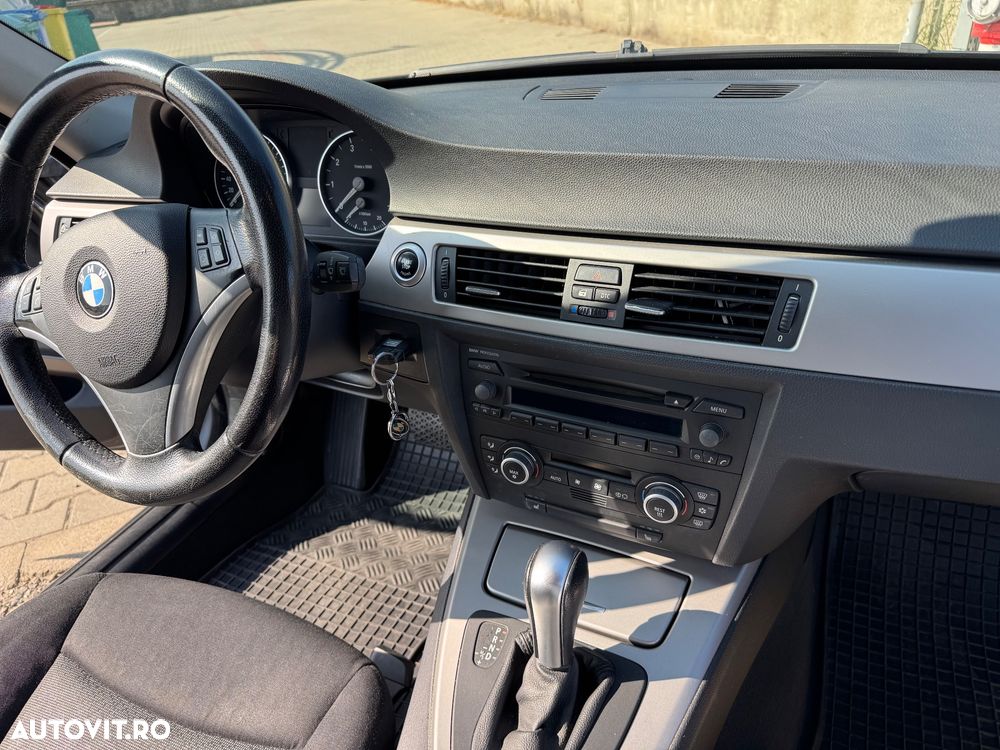 BMW Seria 3 320i Aut. - 17