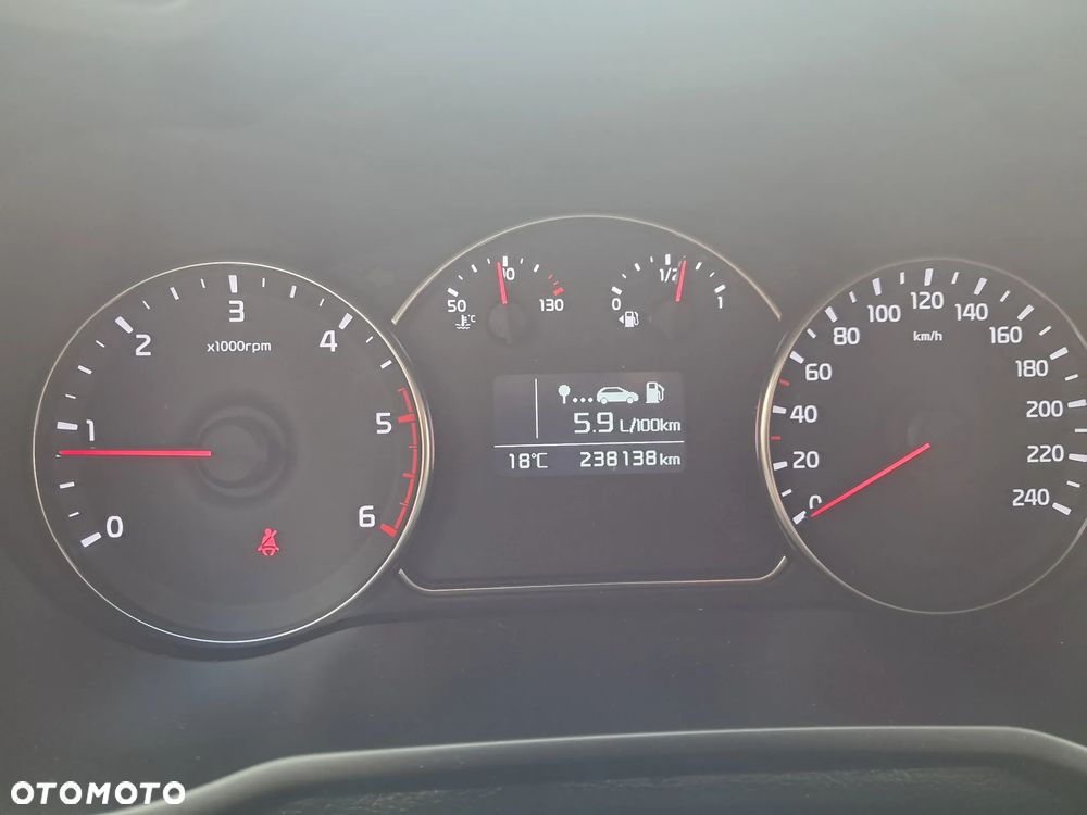 Kia Carens 1.7 CRDi L - 17