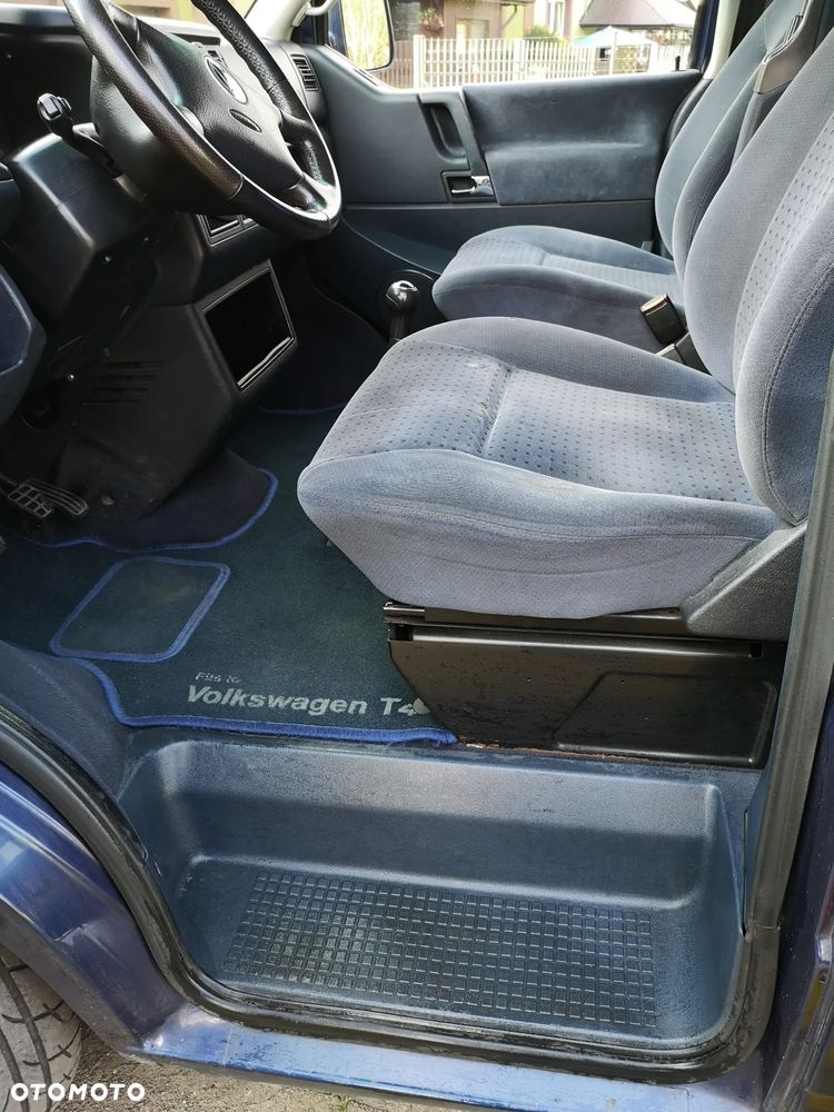Volkswagen Caravelle - 23