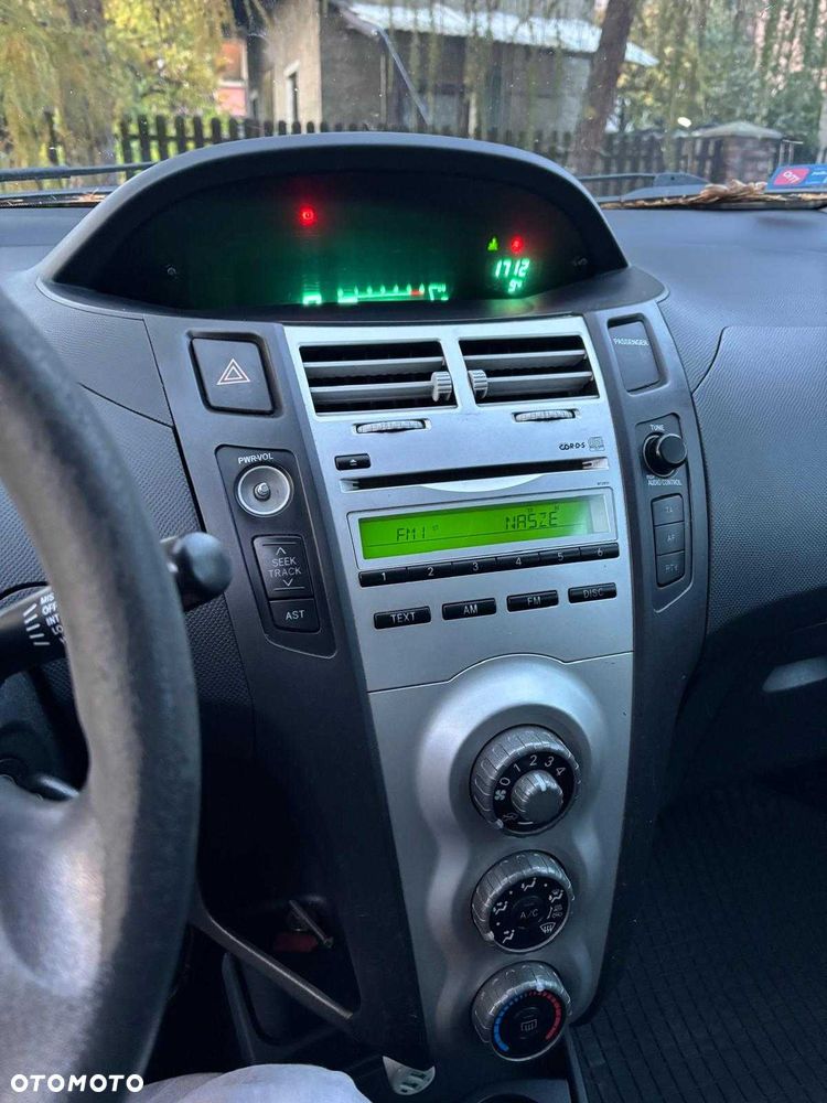 Toyota Yaris - 6