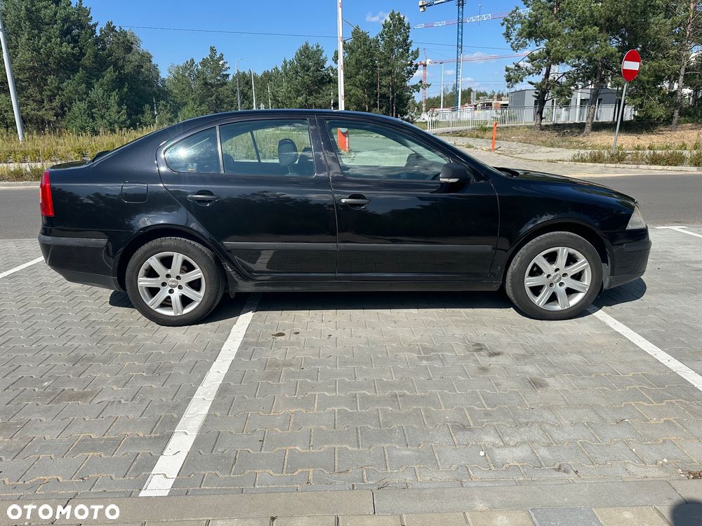 Skoda Octavia 1.6 Elegance - 4