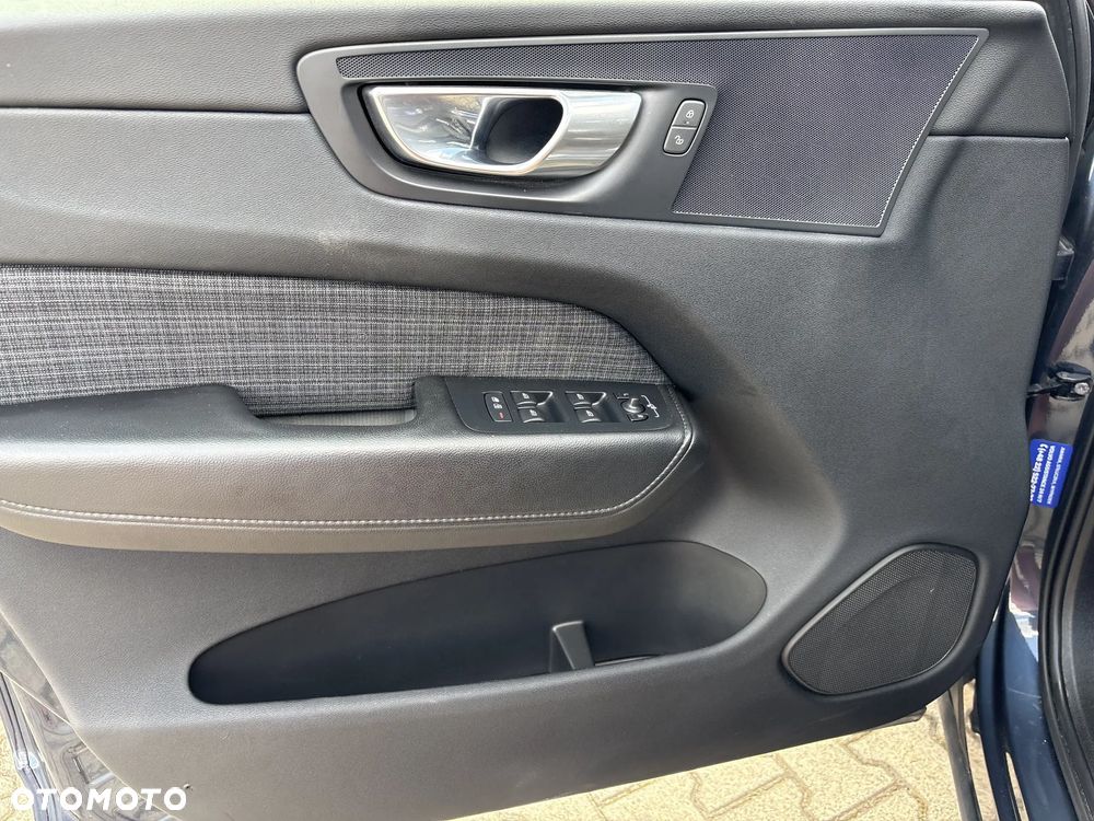 Volvo XC 60 T6 Plug-In Hybrid AWD Core - 12
