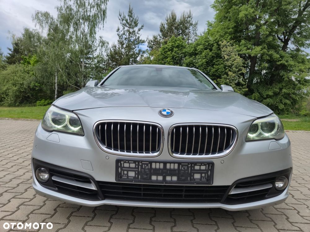 BMW Seria 5 525d xDrive Sport-Aut - 3