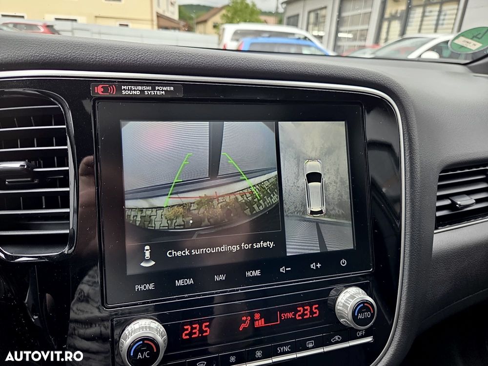 Mitsubishi Outlander - 22