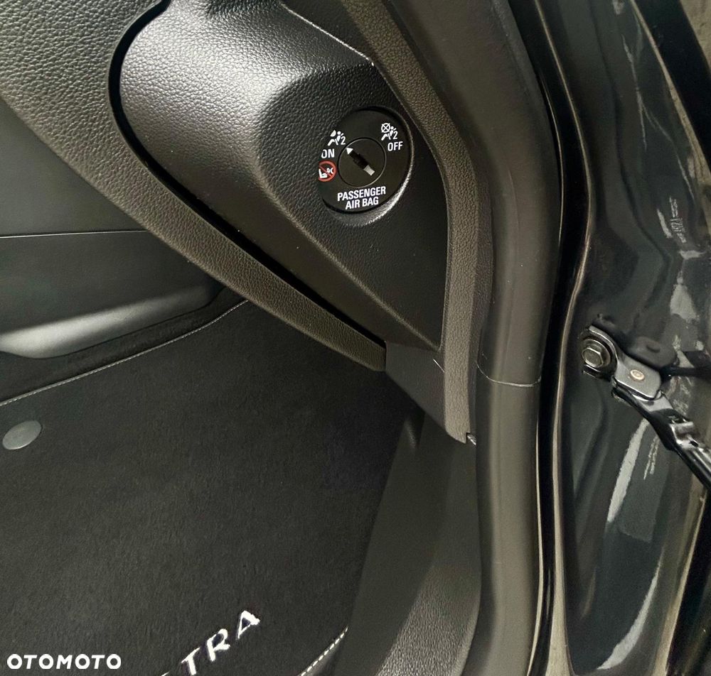 Opel Astra 1.4 Turbo Cosmo - 26