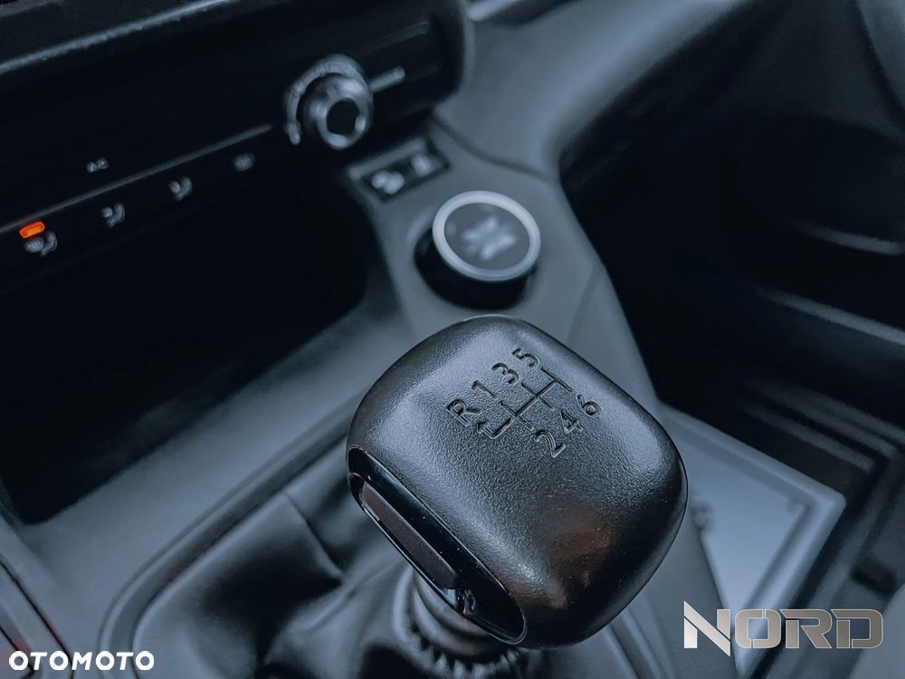 Peugeot Partner 4x4 Long Asphalt - 26