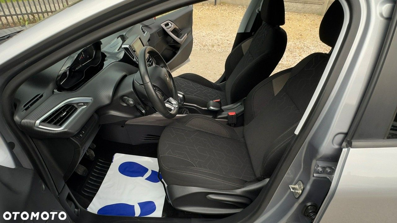 Peugeot 2008 1.2 Pure Tech Style - 5
