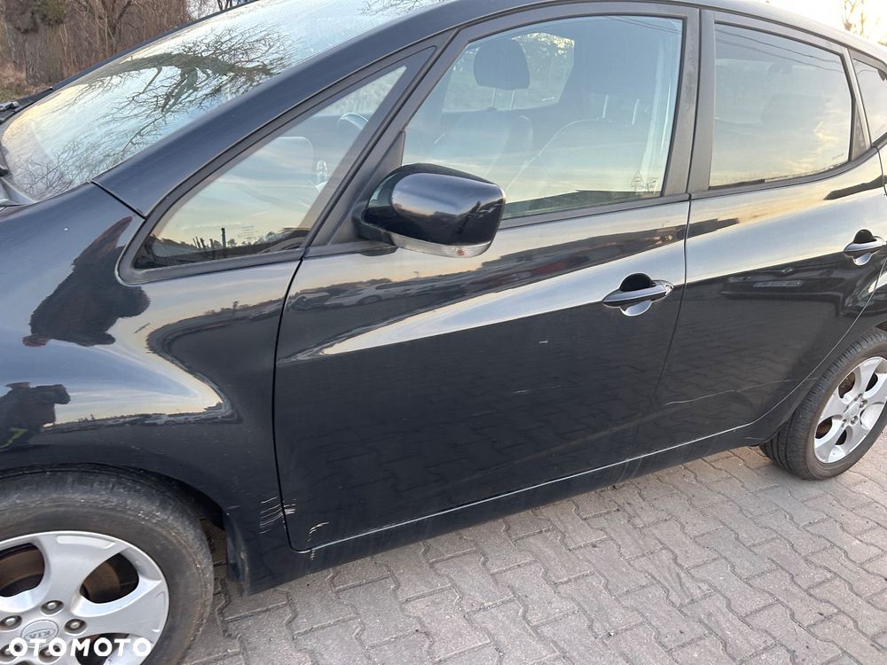 Kia Venga - 25