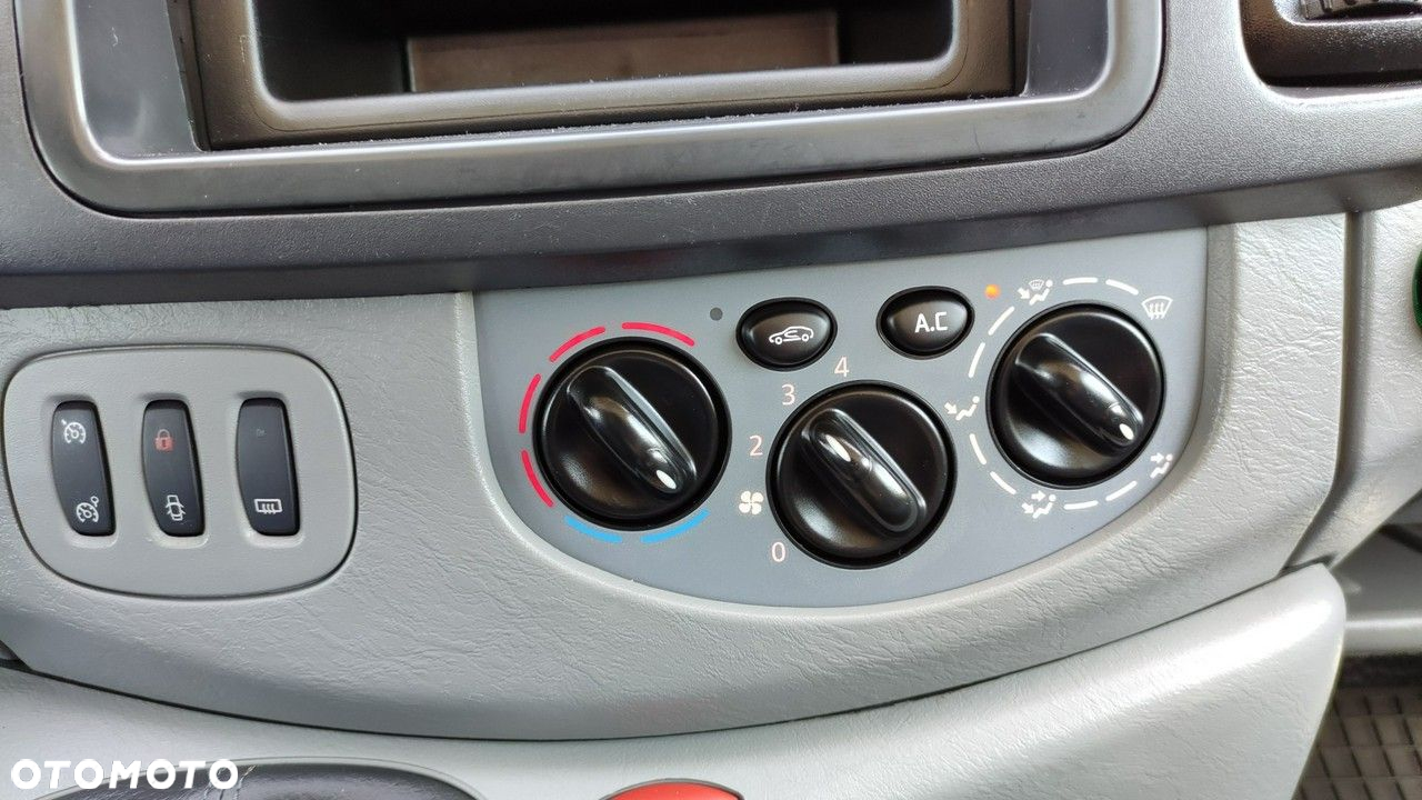 Opel Vivaro - 26