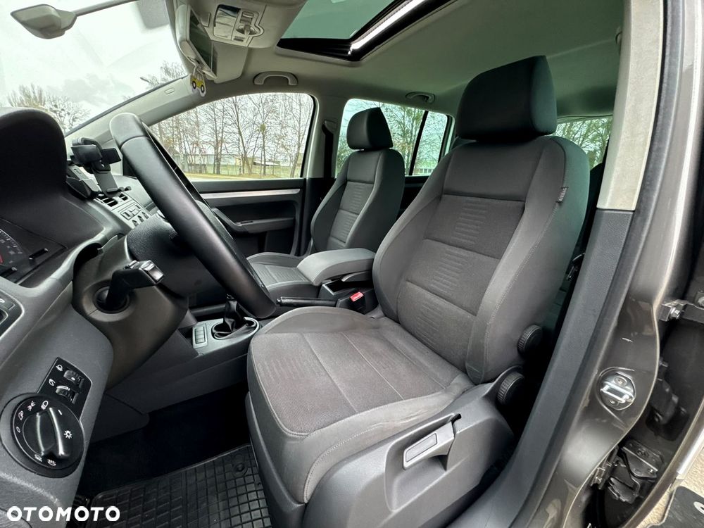 Volkswagen Touran 2.0 TDI Highline - 15